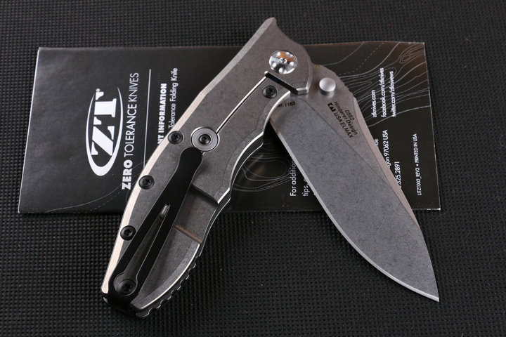 ZT0562 Zero Tolerance Titanium handle folding knife UD402389 